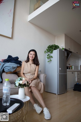  No.082 薇安-来自英语专业的另一位学霸姐姐（白色跑鞋、肉色船袜、美足）上集 [310P2V1.86G]