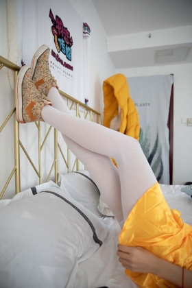  No.640 伊轩女王-回忆的影子（帆布鞋、白色渔网袜、白丝）[145P]