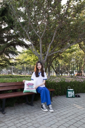  No.153 艾玛女王-夏日里的清新校服风 [155P/1V/4.06G]