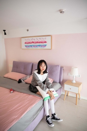  No.112 魅色夫人-荷叶边加白色高筒袜，卡哇伊（jk、匡威帆布鞋、白色高筒袜、美足） [116P1V1.71G]