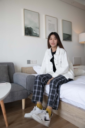  No.234 馨雨女王-暖阳与格子 [180P1V5.08G]