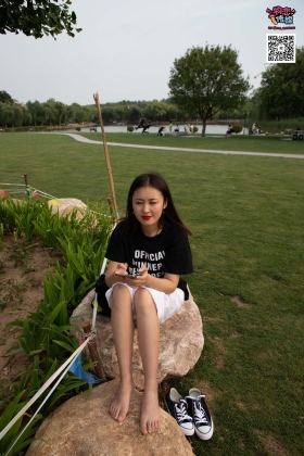  No.021 夏日么么茶，清新棉袜配黑色帆布鞋 [223P1V3.14G]