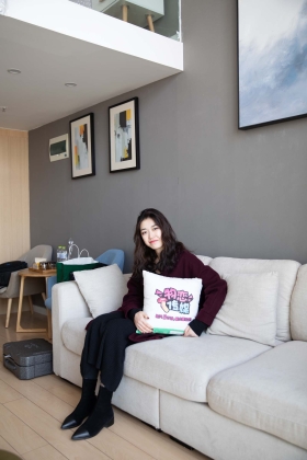  No.129 艾玛女王-渣女大波浪？no，no，no（袜子靴、棉袜、美足） [157P1V1.88G]