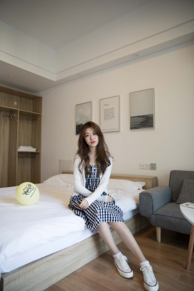  No.220 艾玛女王-小清新里的感性 [189P1V5.45G]