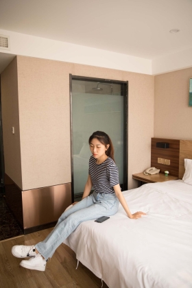  No.171 馨雨女王-风里的呢喃 [169P1V3.87G]