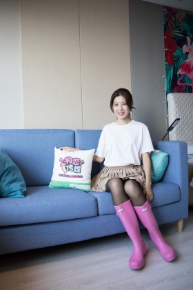  No.194 丽足娇娃-实力演绎雨靴穿搭 [152P1V4.95G]