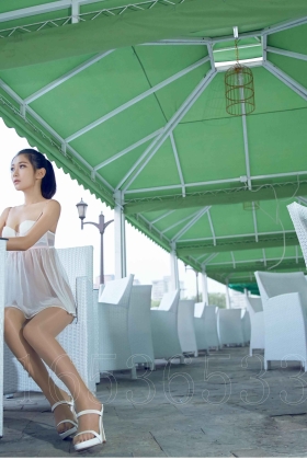 [AISS爱丝] 2016.07.26 钻石版：F6029《亚美依-穿丝袜的街道》73P