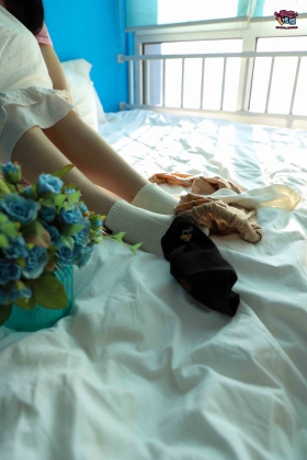  2018.04.25 004期：如如-不一样的理工女生。（马丁靴、肉丝、黑色棉袜、白色棉袜、美足）