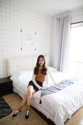  No.172：艾玛女王-民宿里纯情的她 [144P/1V/2.2G]