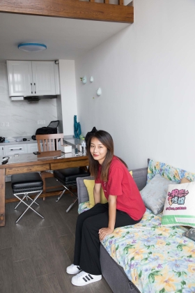 No.423 红色妖姬S-风里的小雏菊