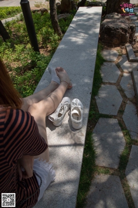  No.023 腿长即正义！清纯长腿小姐姐帆布鞋配短棉袜 [235P1V2.68G]