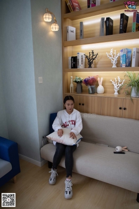  No.069 伊轩女王-小兔子乖乖，你来猜猜。（粉色棉袜、美足） [139P1V864M]