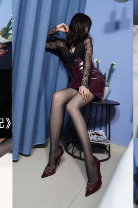 [kittyWawa袜小喵] 2020.09.08 KT227《酒红黑丝是绝配》[84+1P]