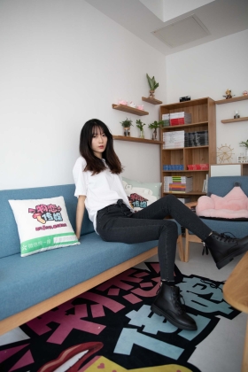  No.604 风情艳主-风里的四季（马丁靴、短黑丝、美足）[166P]