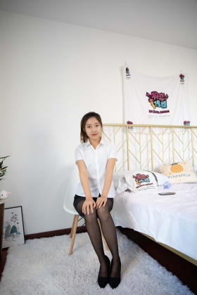  No.580 苏曼女王-秋思梦（薄黑丝、薄绿丝、黑色中筒棉袜、美足）[204P]