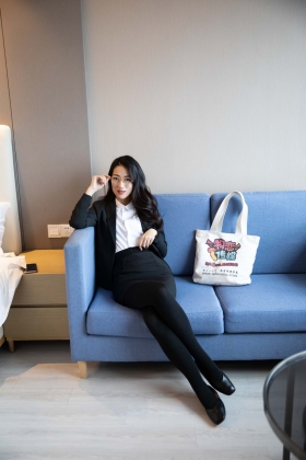  No.596 飞鱼女王-浅神伤（OL制服、平底鞋、厚黑丝、薄黑丝）[184P]